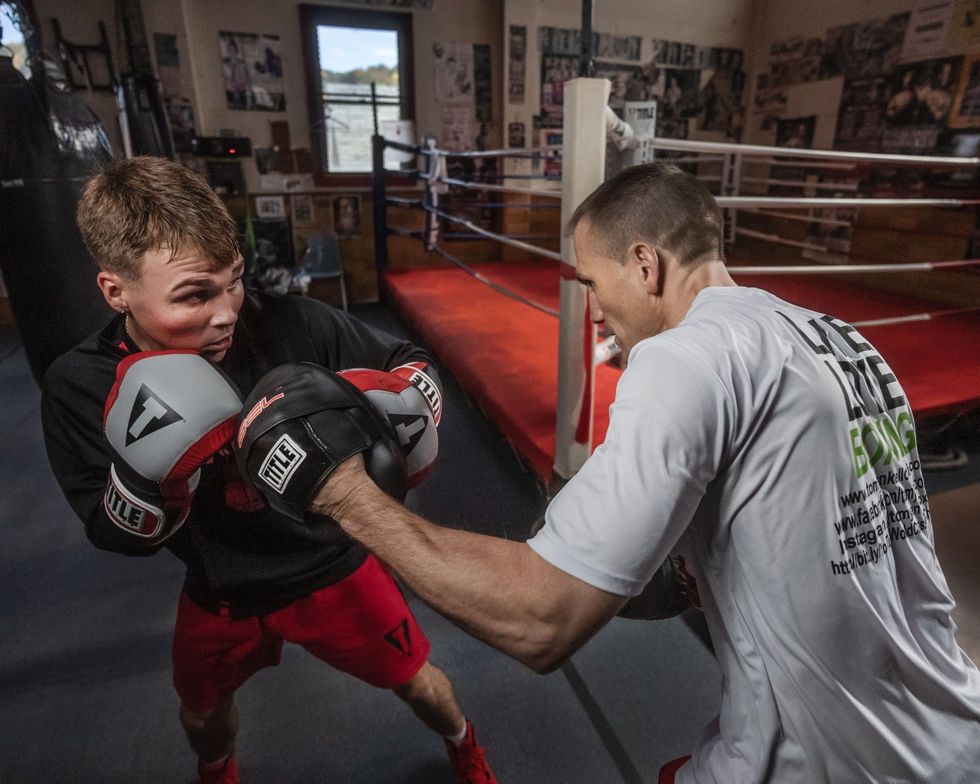 TITLE Boxing Gel Rush Bag Boxing Gloves