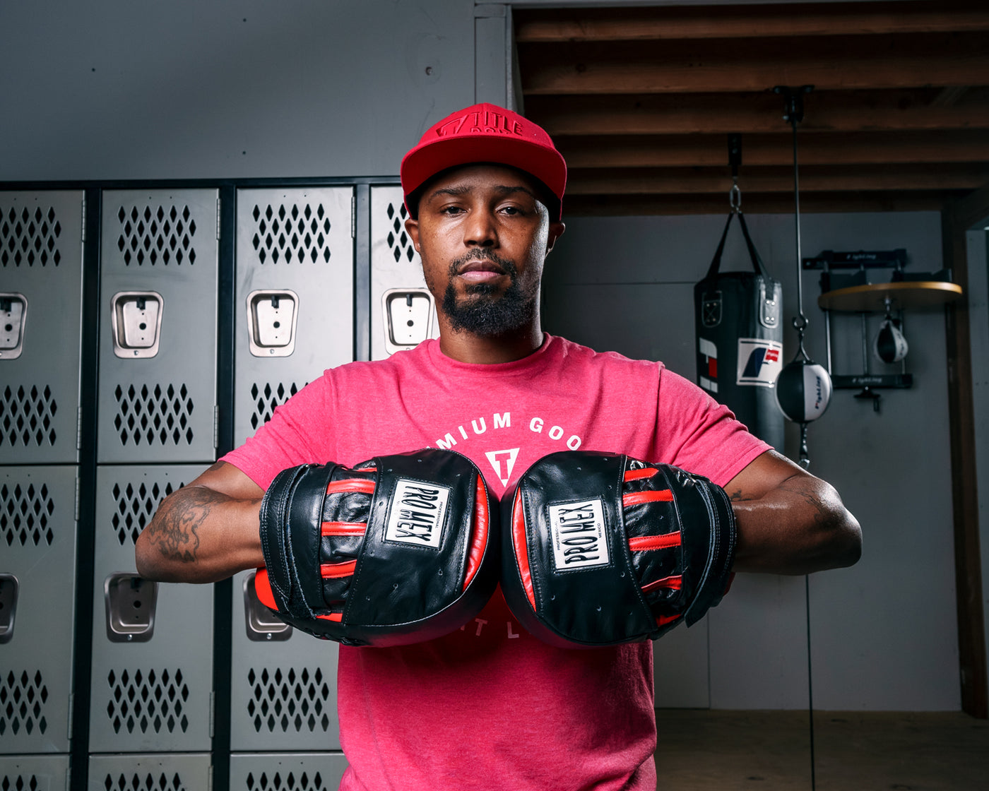 variant:lifestyle::Pro Mex Pantera Curved Punch Mitts 3.0 mitts together