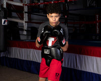 variant:lifestyle::TITLE Boxing Professional No-Foul Protector 2.0 boxing stance