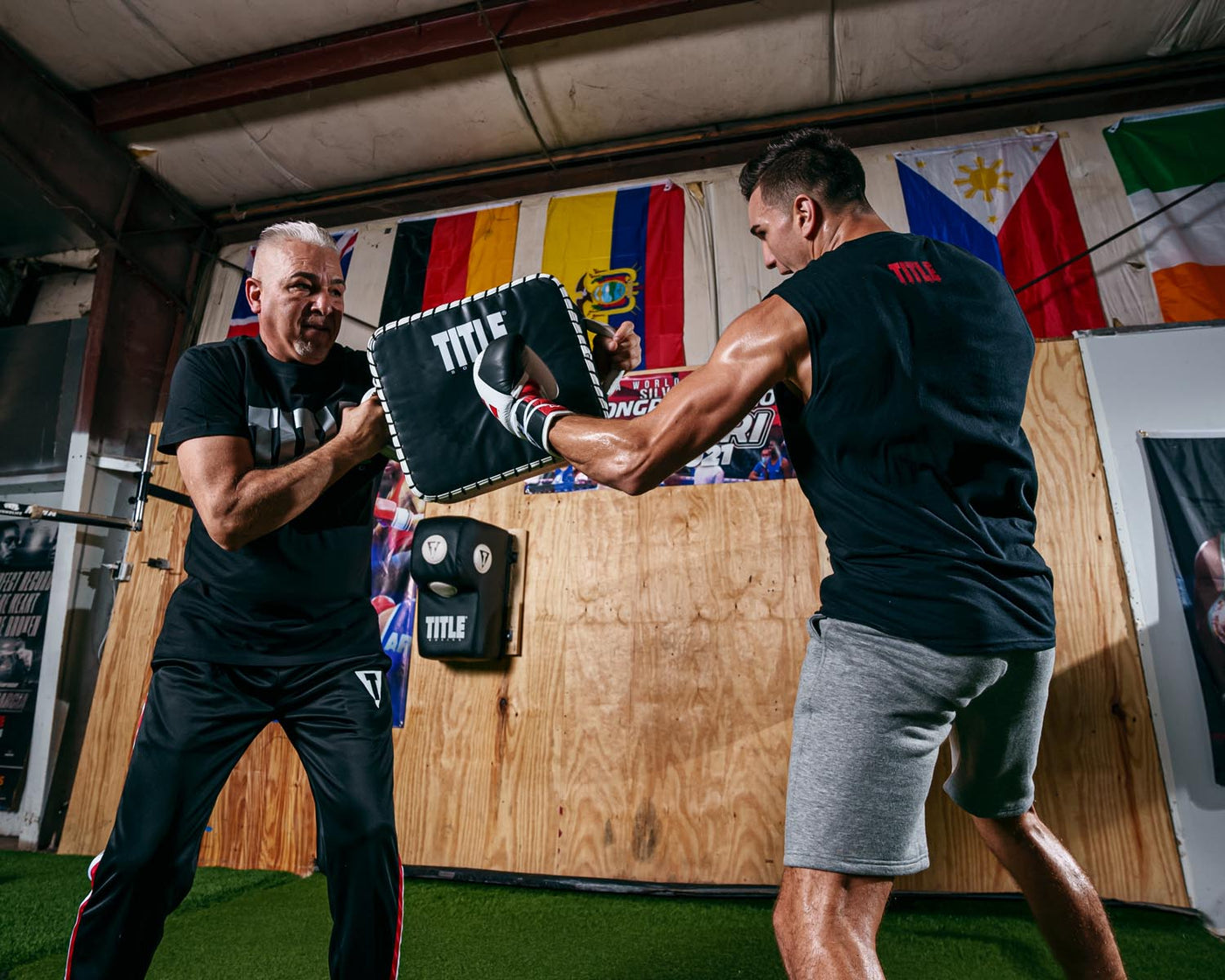 variant:Lifestyle::TITLE Boxing Square Punch and Kick Shield coach with boxer uppercut