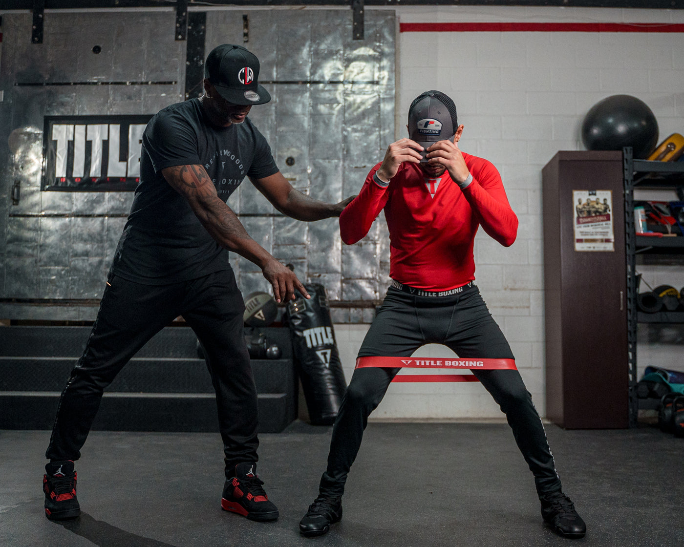 variant:lifestyle::TITLE Boxing Power Stance Resistance Bands