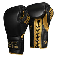 variant:lifestyle::TITLE Boxing Roberto Duran Leather Sparring Gloves second view