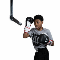variant:lifestyle::TITLE Boxing Rapid-Reflex Bar in use