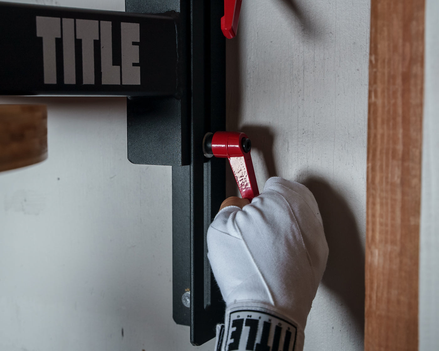 variant:lifestyle::TITLE Forged Steel Adjustable Pro Speed Bag Platform hand adjusting platform