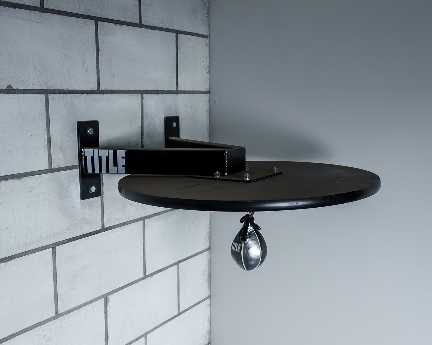 variant:lifestyle::TITLE Boxing Forged Steel Pro Speed Bag Platform top view