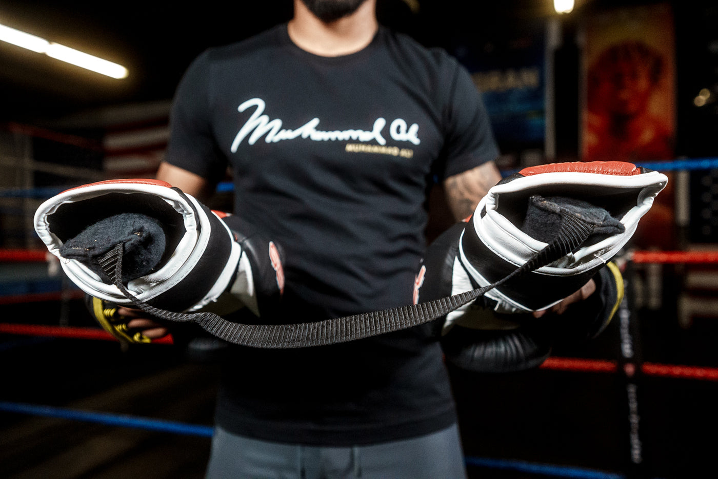 variant:lifestyle::TITLE Boxing Glove Dry Devel 2.0 in gloves