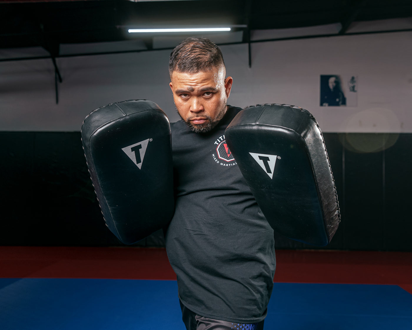 variant:lifestyle::TITLE Classic Pro Leather Thai Pads 3.0 (pair) coach with thai pads