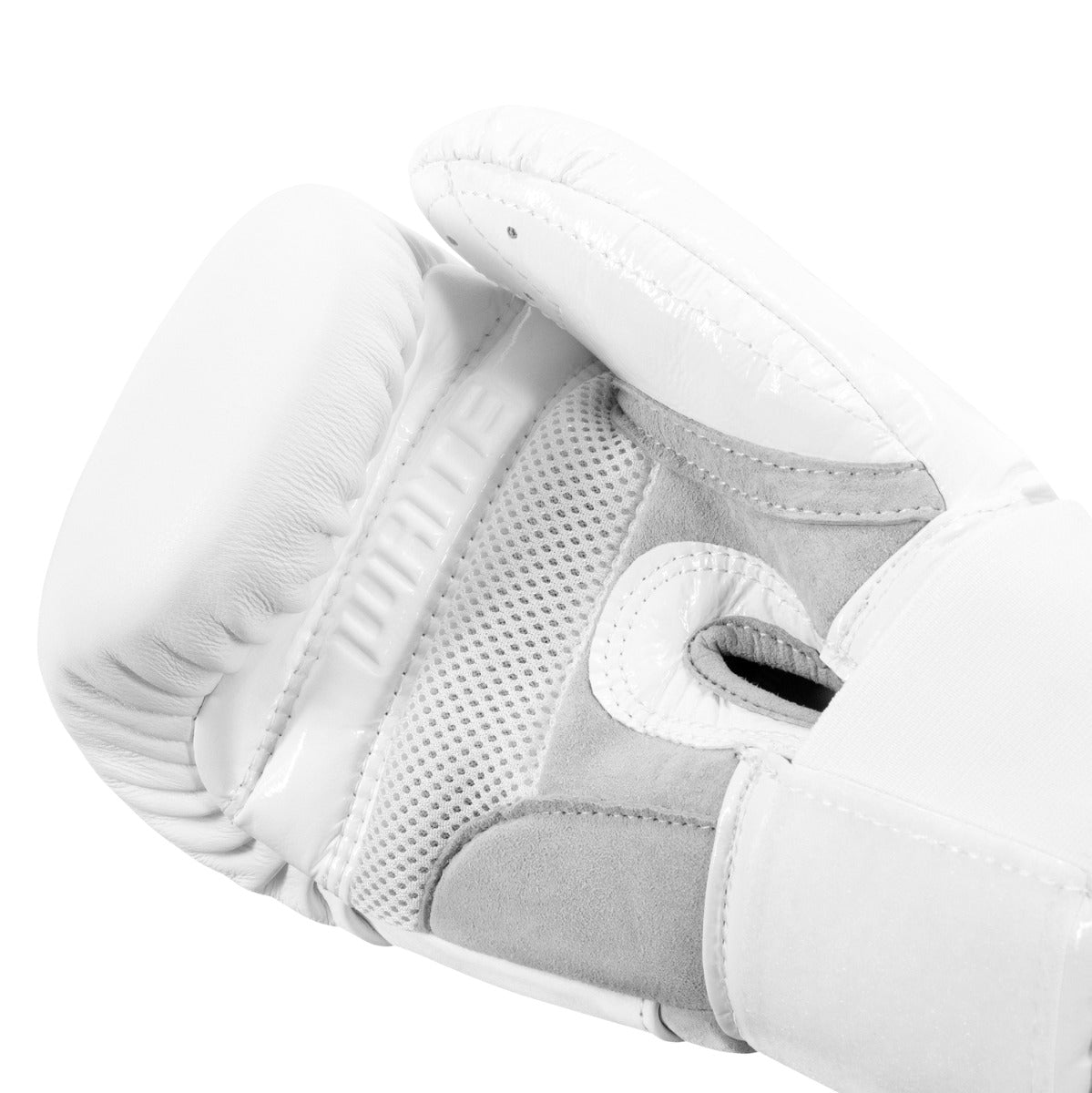 variant:lifestyle::TITLE White Boxing Gloves hand view