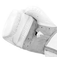 variant:lifestyle::TITLE White Boxing Pro Bag Gloves hand view