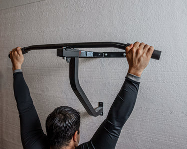 TITLE Wallmount Pull-Up Bar Bag Hanger
