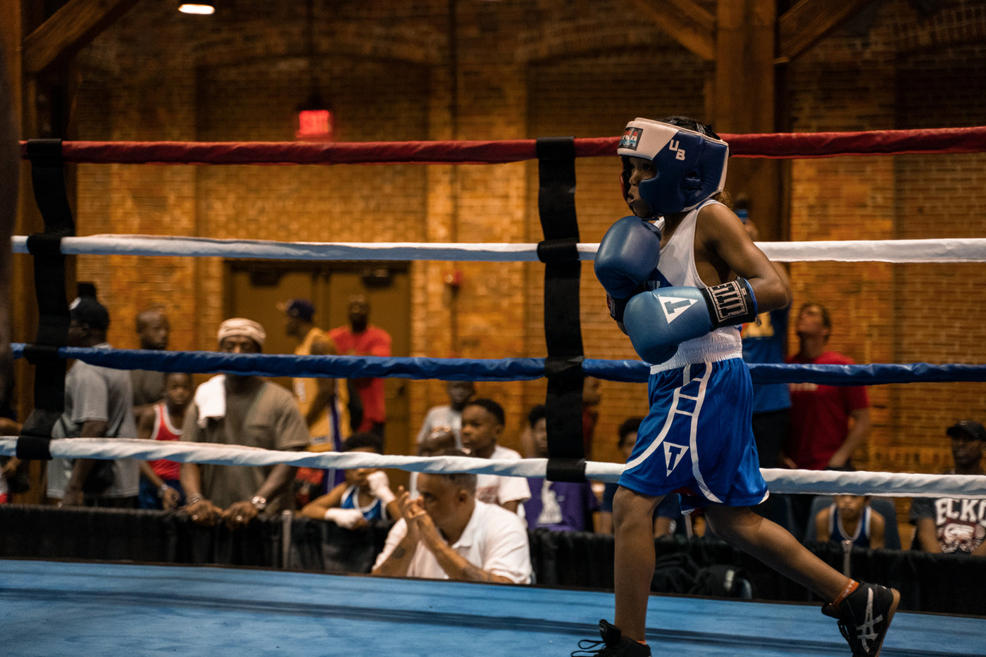 variant:lifestyle::TITLE Boxing Blank Jumbo Ring Rope Spacers 2.0 kid in ring